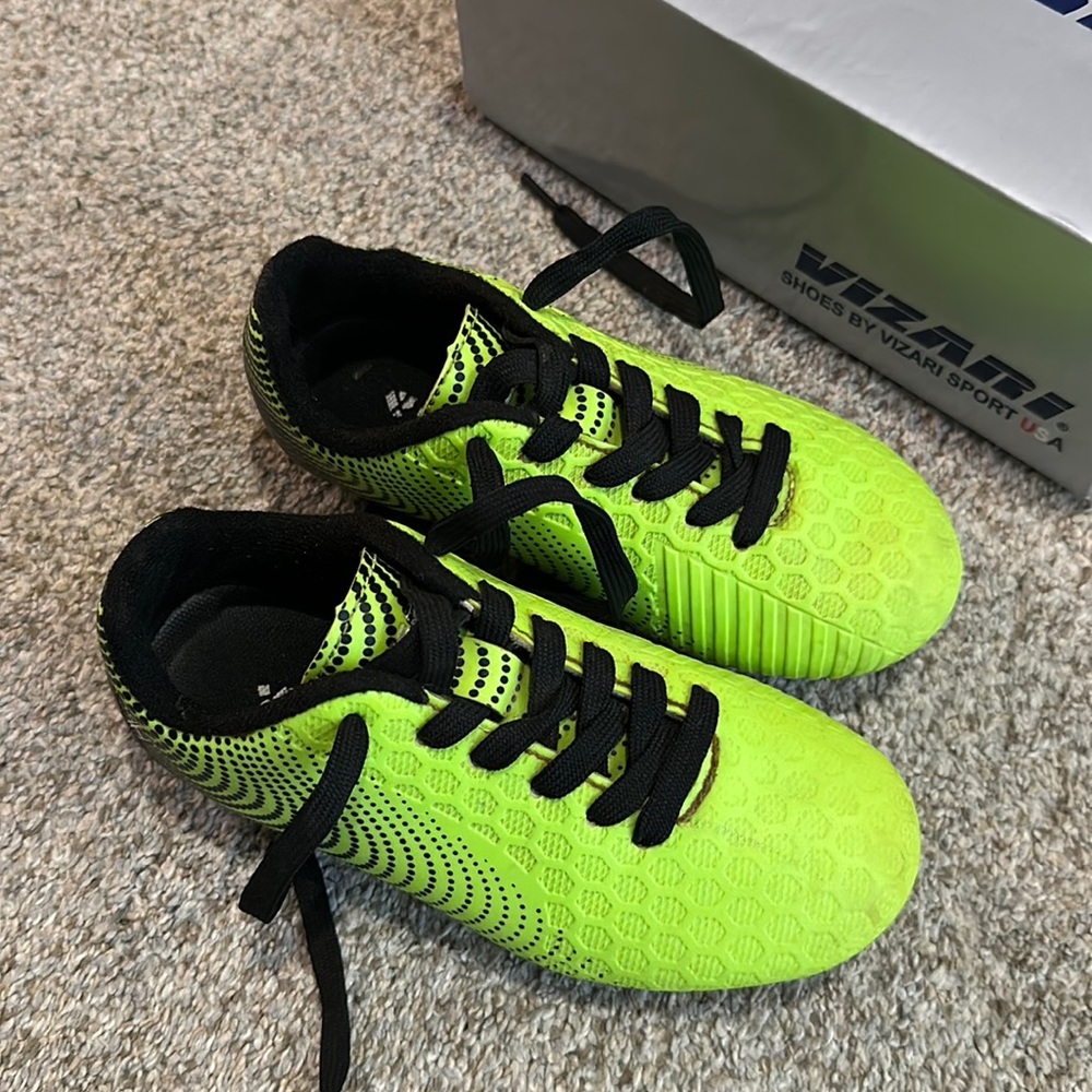 Kids soccer shoes